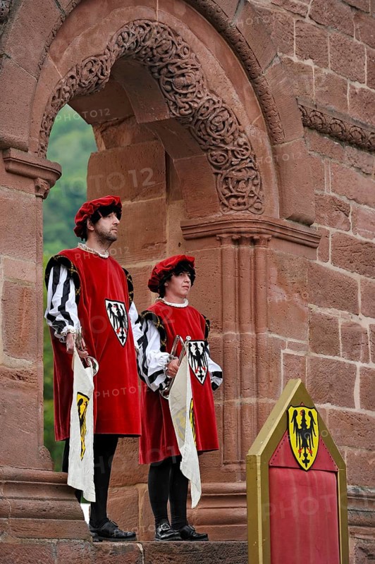 Herald trumpets in the play The Imperial Diet of 1180