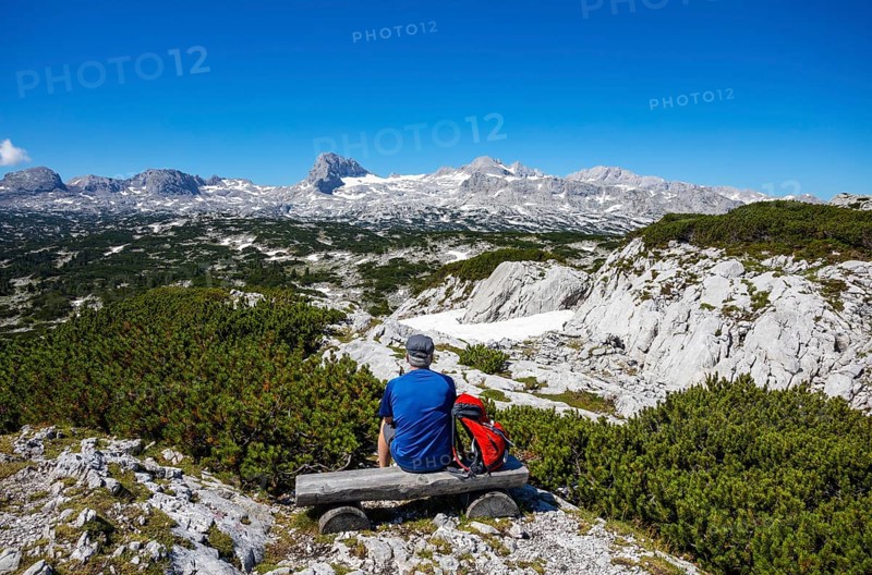 Hikers on the Heilbronn circular hiking trail