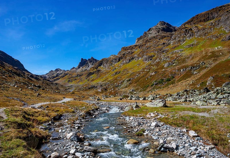 Hiking trail into the Klostertal along the Klostertaler Bach