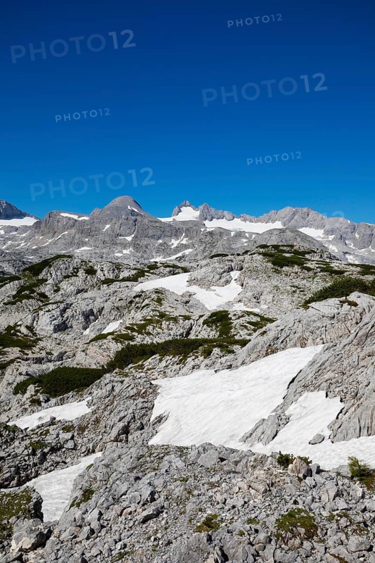 View from the Heilbronn circular hiking trail to the Hoher Dachstein