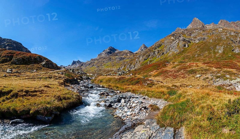 Hiking trail into the Klostertal along the Klostertaler Bach