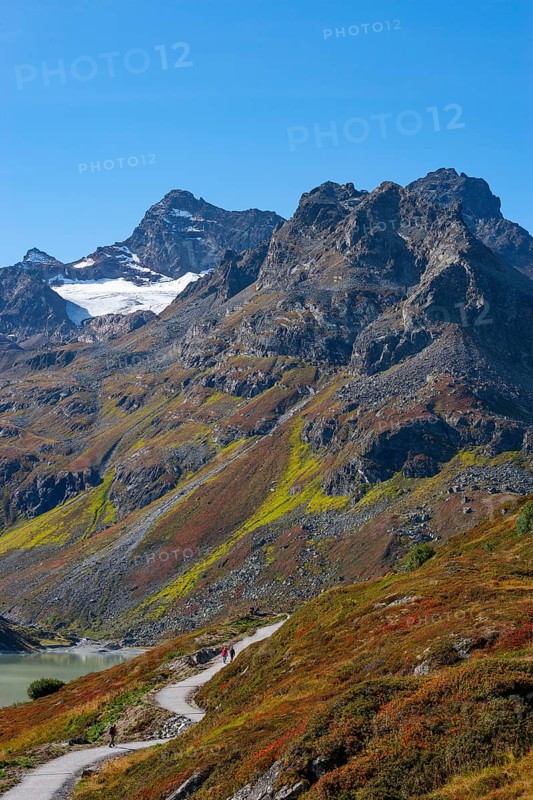 Hiking trail around the lake