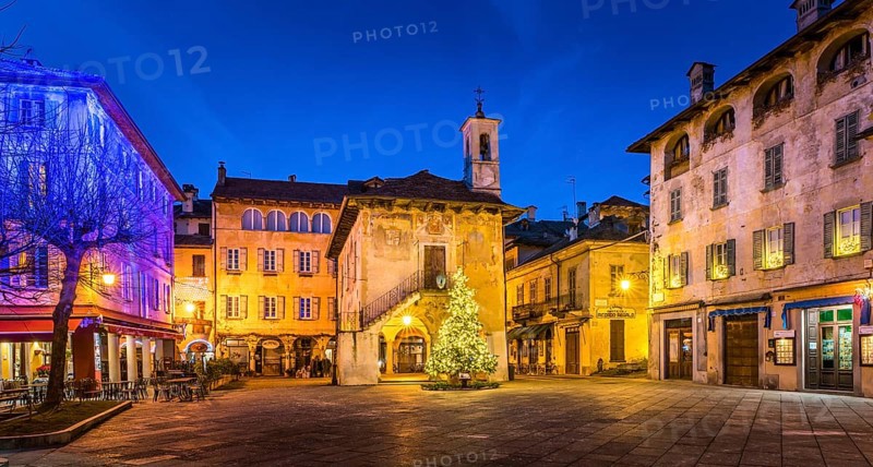Piazza Motta with the Palazzo Comunale
