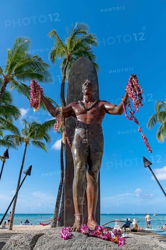 Duke Paoa Kahanamoku statue