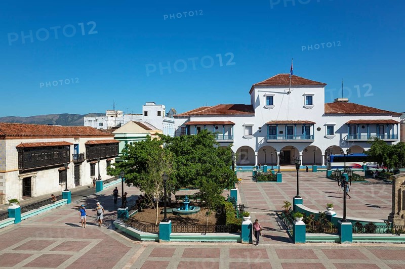 Parque Cespedes with the town hall on the right and the Casa Velazquez on the left