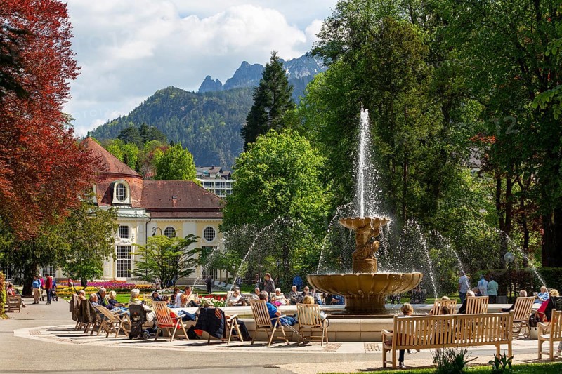 Alps Solespringbrunnen and Wandelhalle in the spa gardens