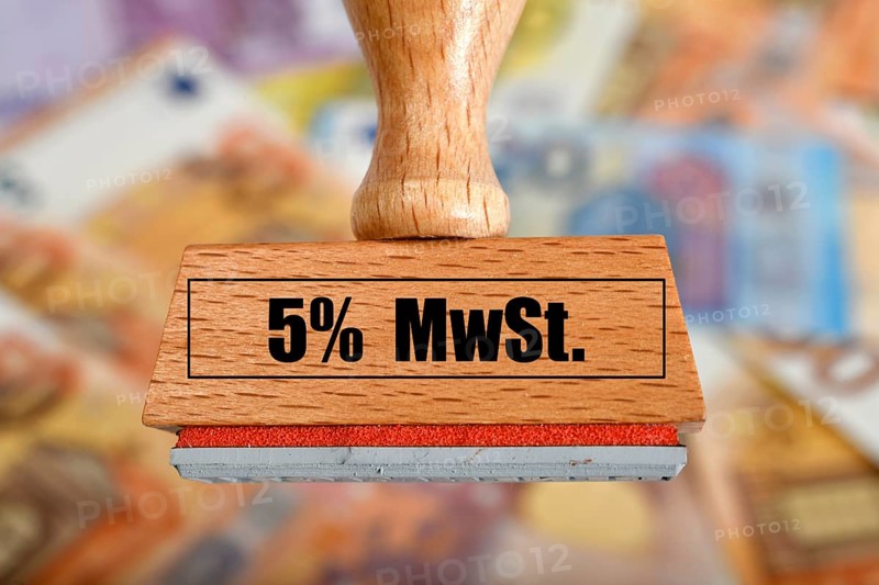 Symbolic image of VAT reduction by economic stimulus package