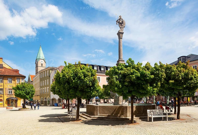 Town hall square with Wittelsbach fountain