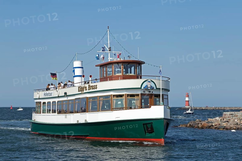 Excursion boat on the Unterwarnow