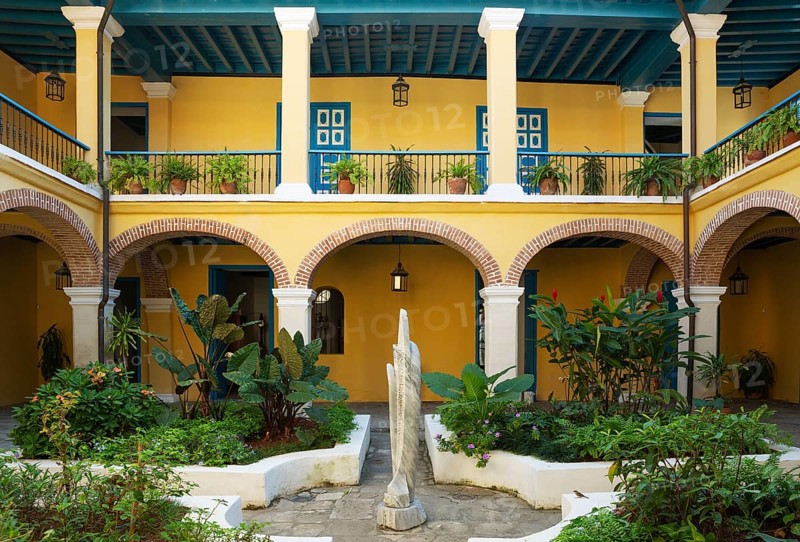The inner courtyard of the Museo de Arte Colonial