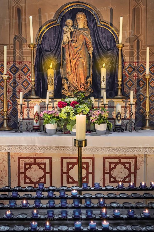 Side altar