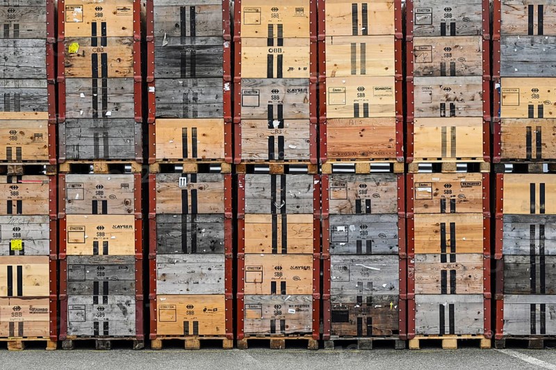 Stacked SBB pallet frames