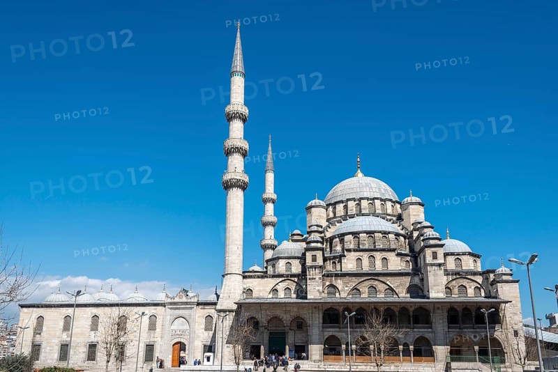 Yeni Cami at the square Yeni Cami Meydani