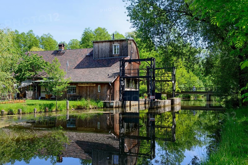 Radduscher Buschmuehle at the Suedumfluter or Leineweberfliess