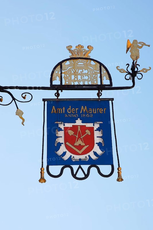 Craftsman's sign Amt der Maurer Anno 1862 on a building in the old town