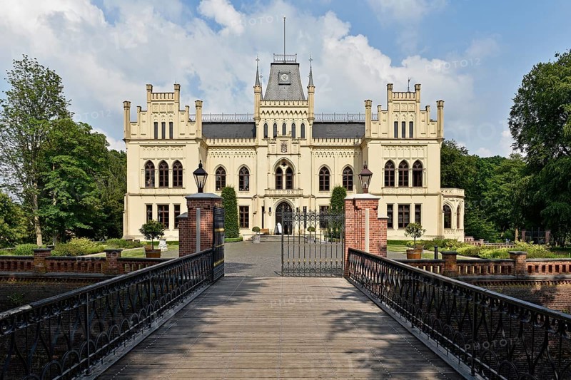 Evenburg moated castle