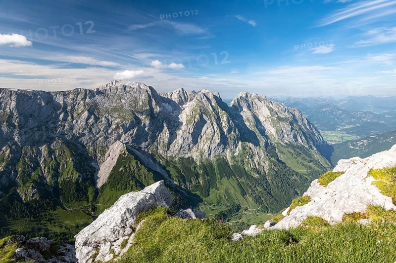 View from Schneibstein to Hohen Goell and the Salzburger Land