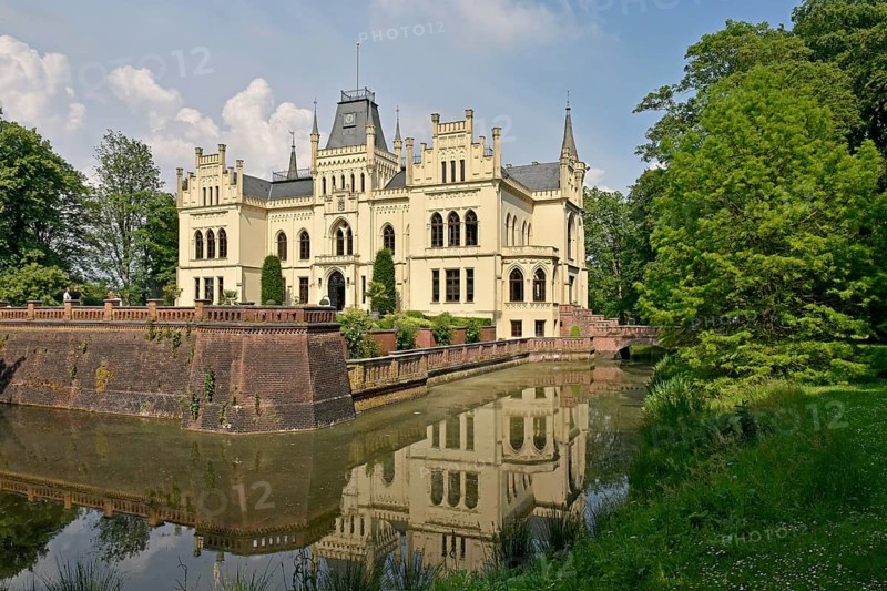 Evenburg moated castle