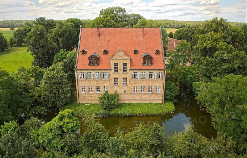 Moated castle Duerrenmungenau