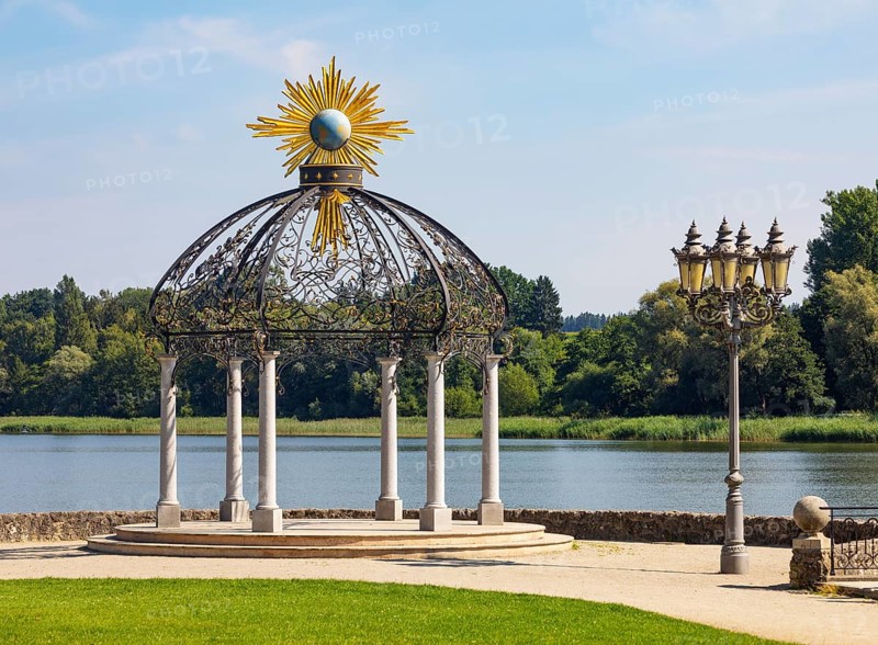 Pavilion on the beach promenade at Waginger See