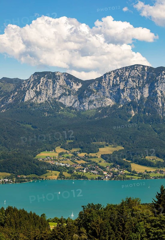 Steinbach am Attersee with Hoellengebirge
