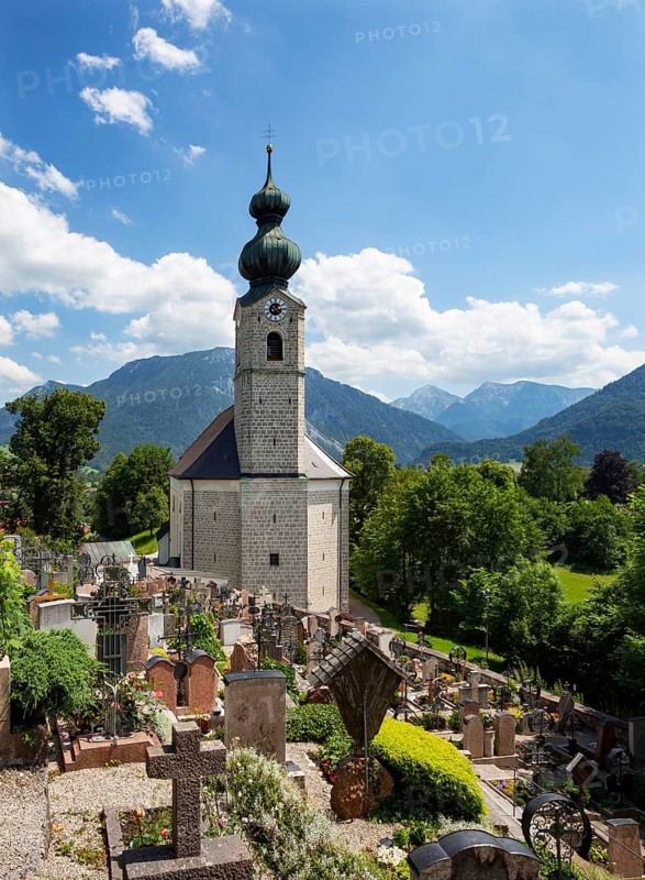 Cemetery and parish church Sankt Georg