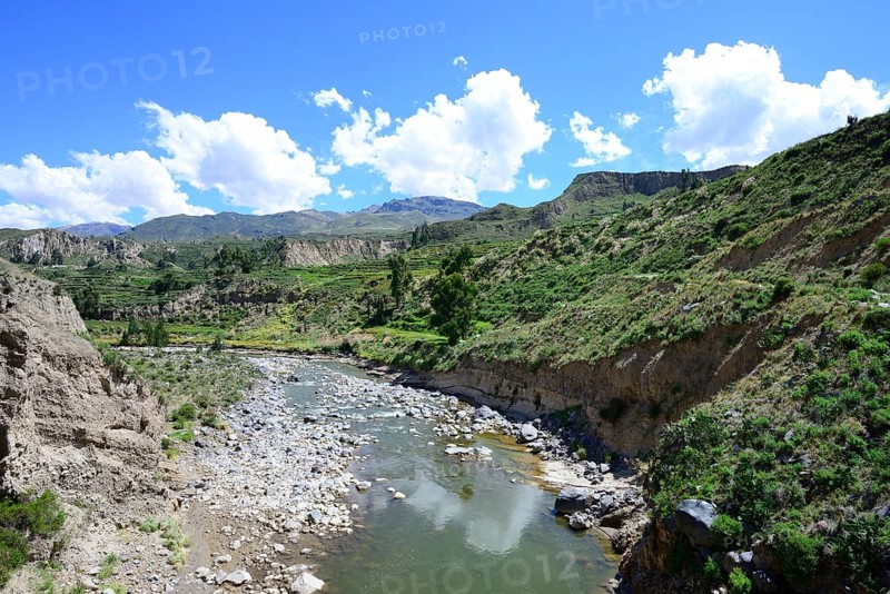 Blcik into the riverbed of the Rio Colca