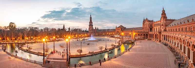 View over the illuminated Plaza de Espana