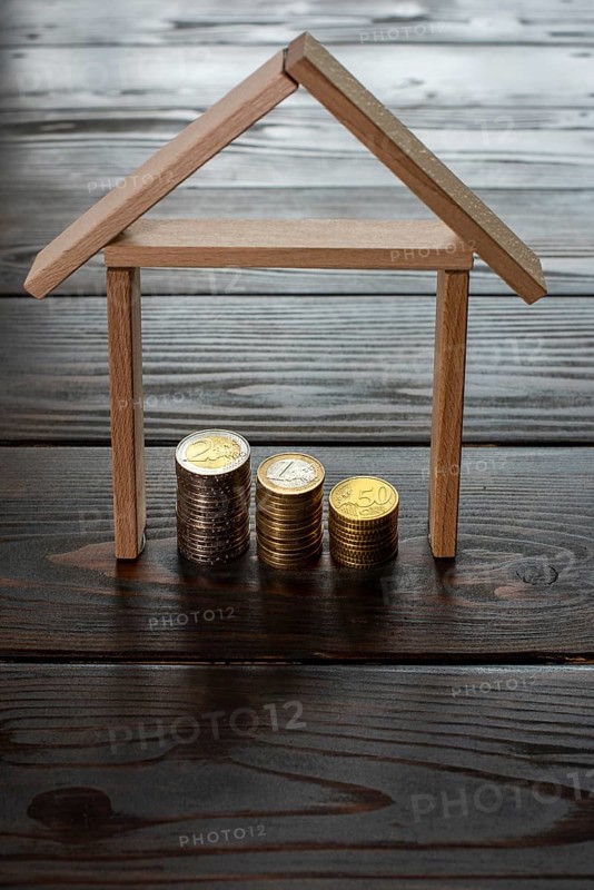 Symbolic picture of building saving