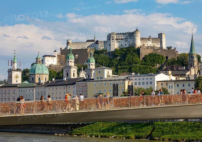 Lovely castles on the Makartsteg above the Salzach