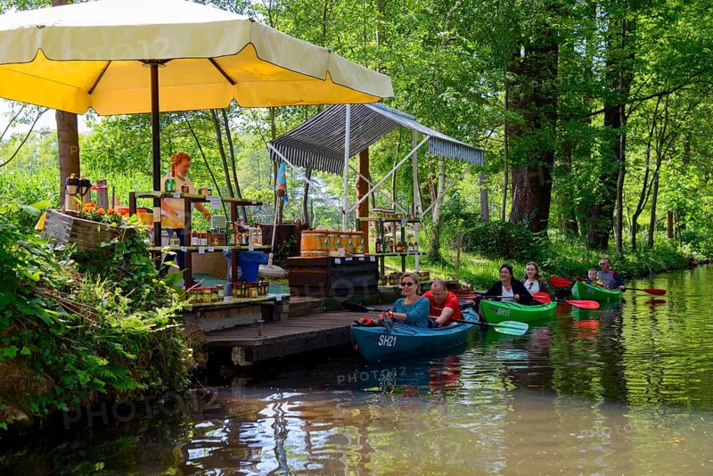 Shopping from the canoe on the Hauptspree