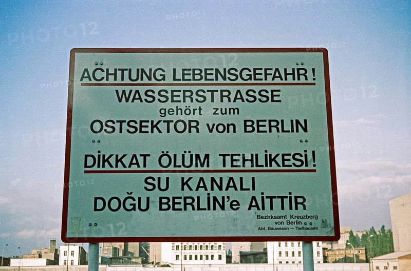 Warning sign on the Spree