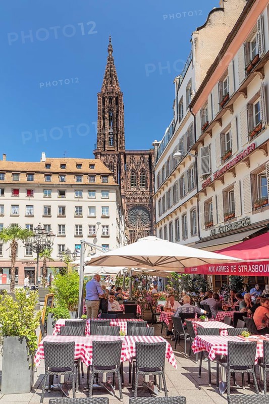 Restaurant at Place Gutenberg with view of the Strasbourg Cathedral