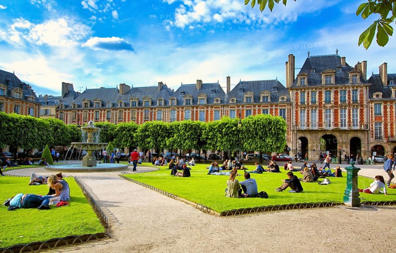 Place des Vosges square