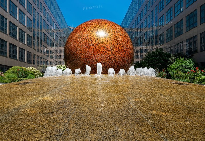 The spherical fountain in the courtyard of the Spree Bogen in Berlin Moabit