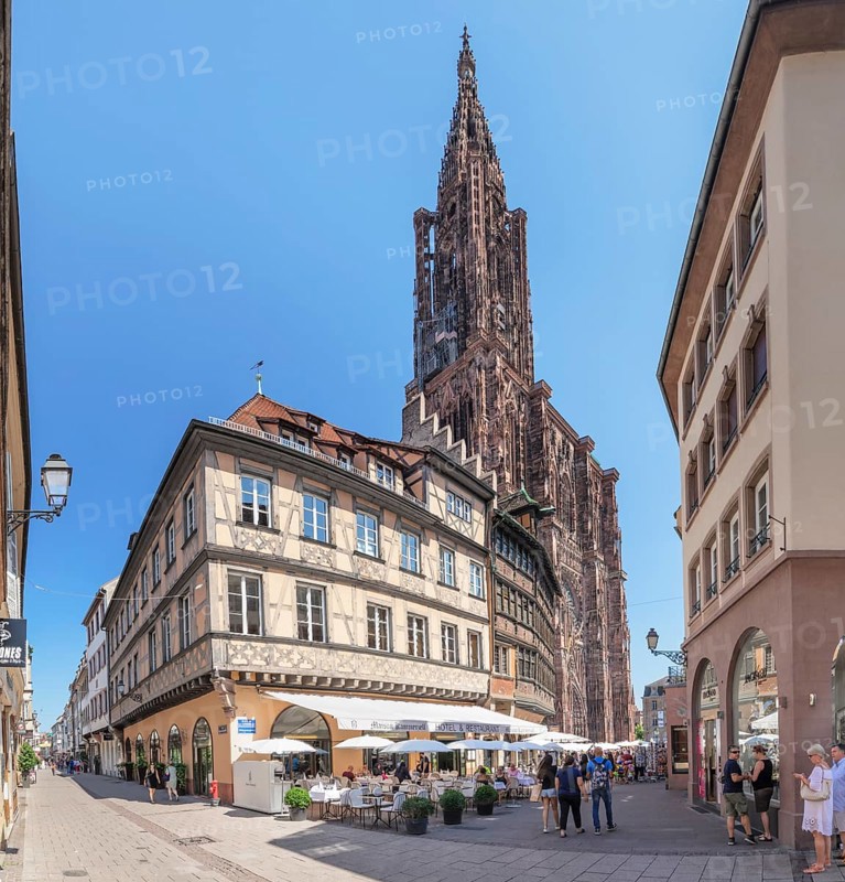 Street cafes in the old town