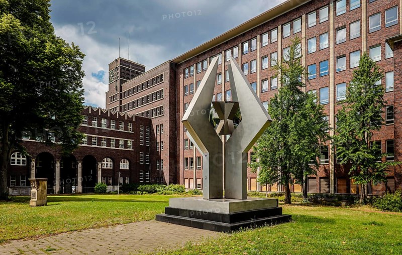 City Hall and aluminium-stainless steel sculpture Adamas by Guenter A. Steinmann