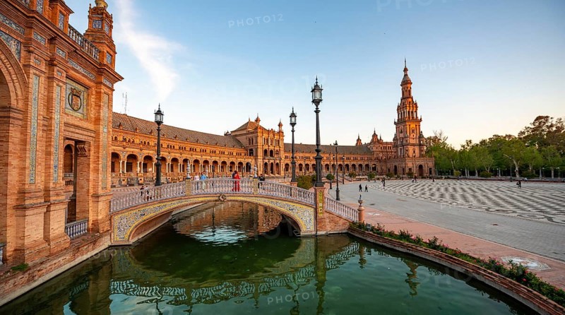 Plaza de Espana in the evening light with reflection