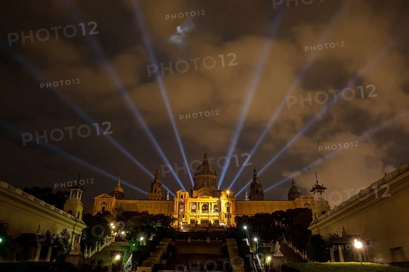 Night shot of the floodlit museum Museu Nacional d'Art de Catalunya