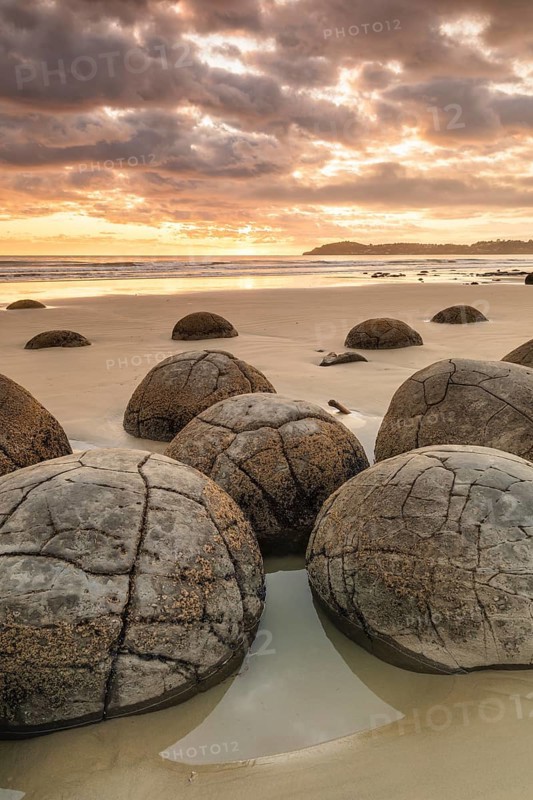 Moeraki Boulders at sunrise