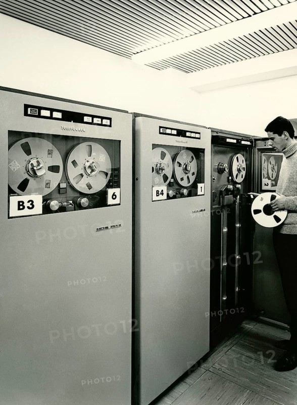 Tape storage device