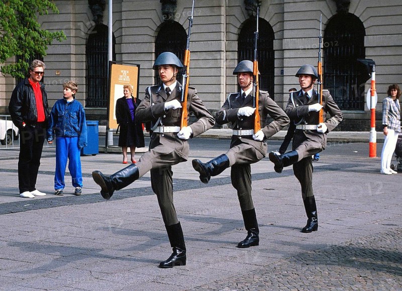 Changing of the guard in front of Schinkel's Neue Wache