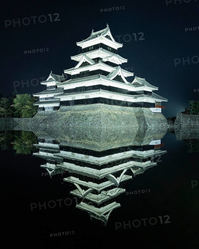 Matsumoto Castle at night