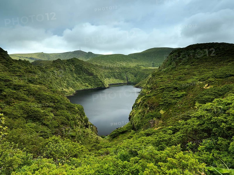 Crater Lake Comprida