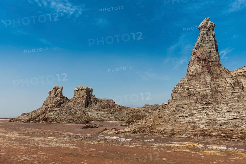 Sandstone formations with salt deposits