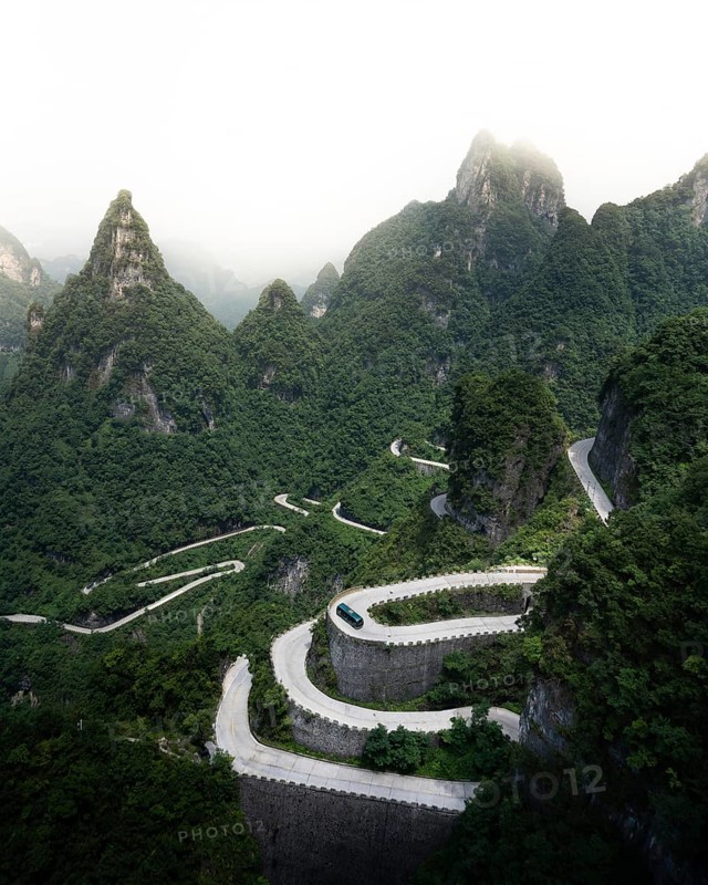 Road up to Tianmen Mountain