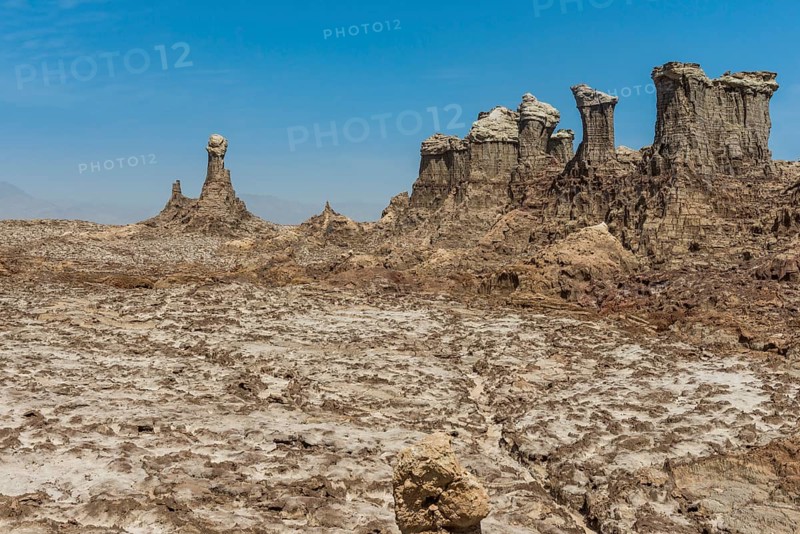 Sandstone formations with salt deposits