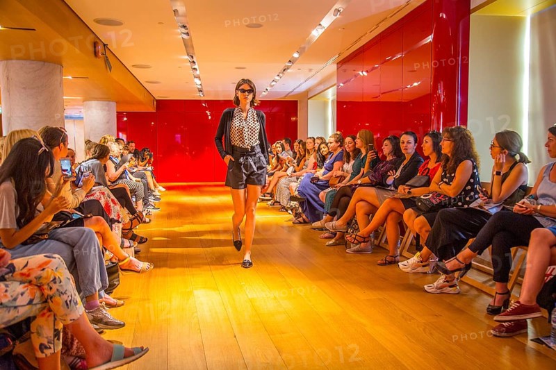 Daily fashion show at the Galeries Lafayette