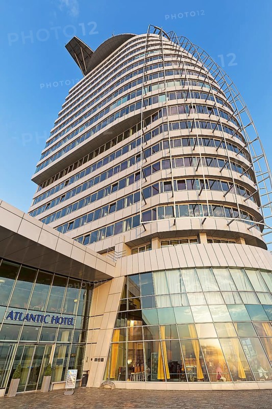 Sail-shaped high-rise building