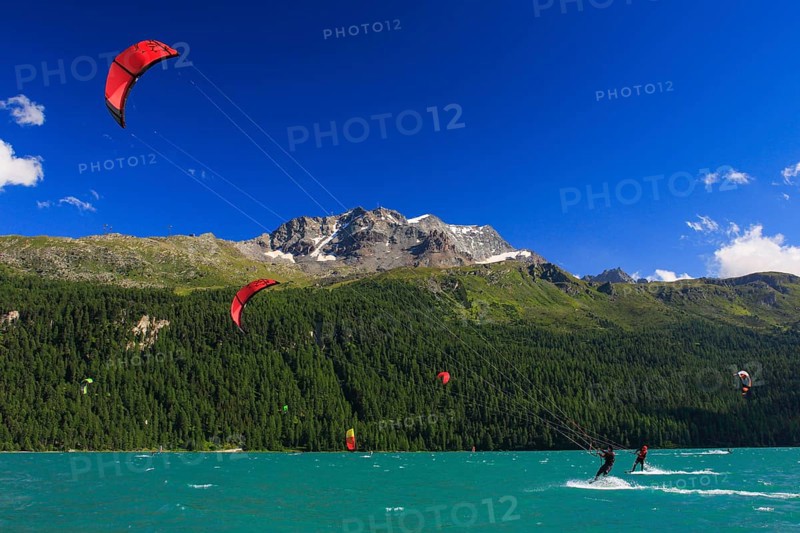 Kitesurfing